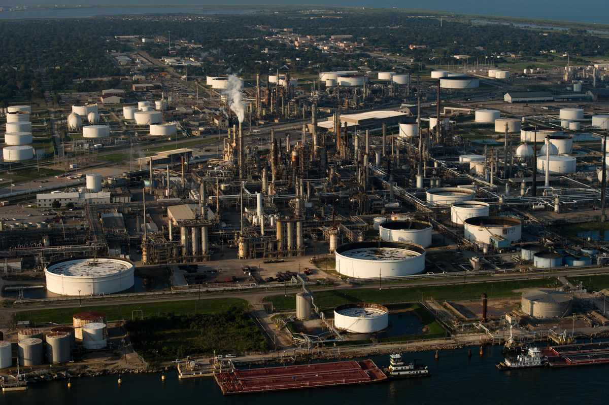 US refiners challenges refined oil