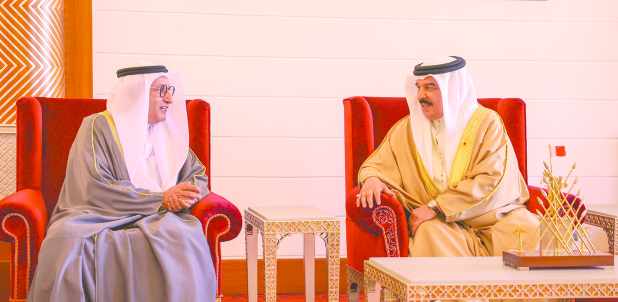 digital,gulf,king,bahrain,praises