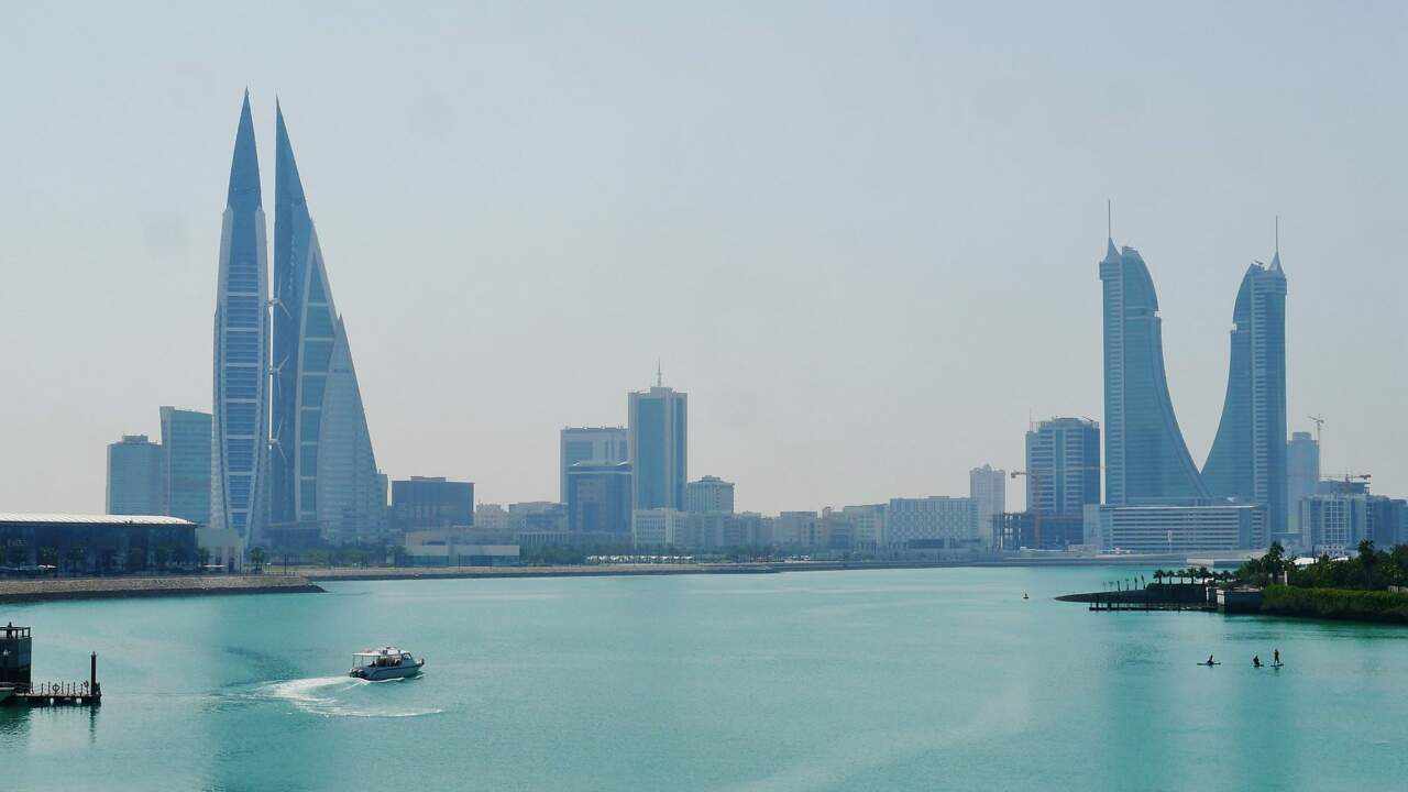 bahrain,residents,platinum,residence,permit