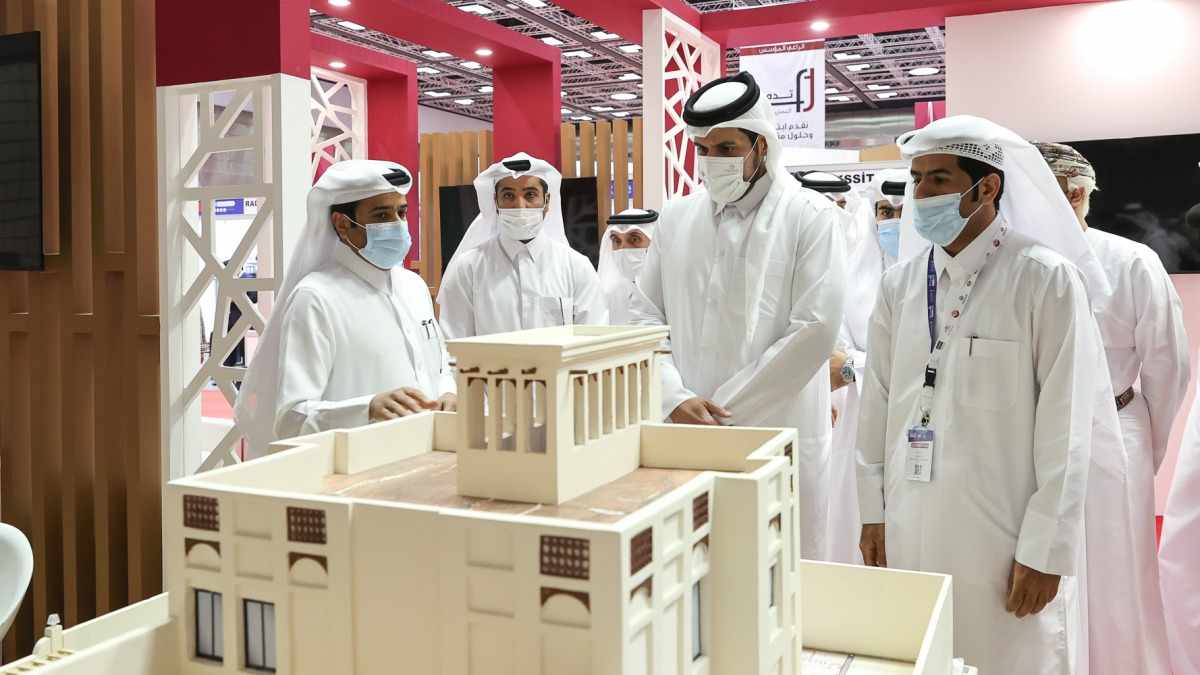 qatar,industry,role,construction,housing