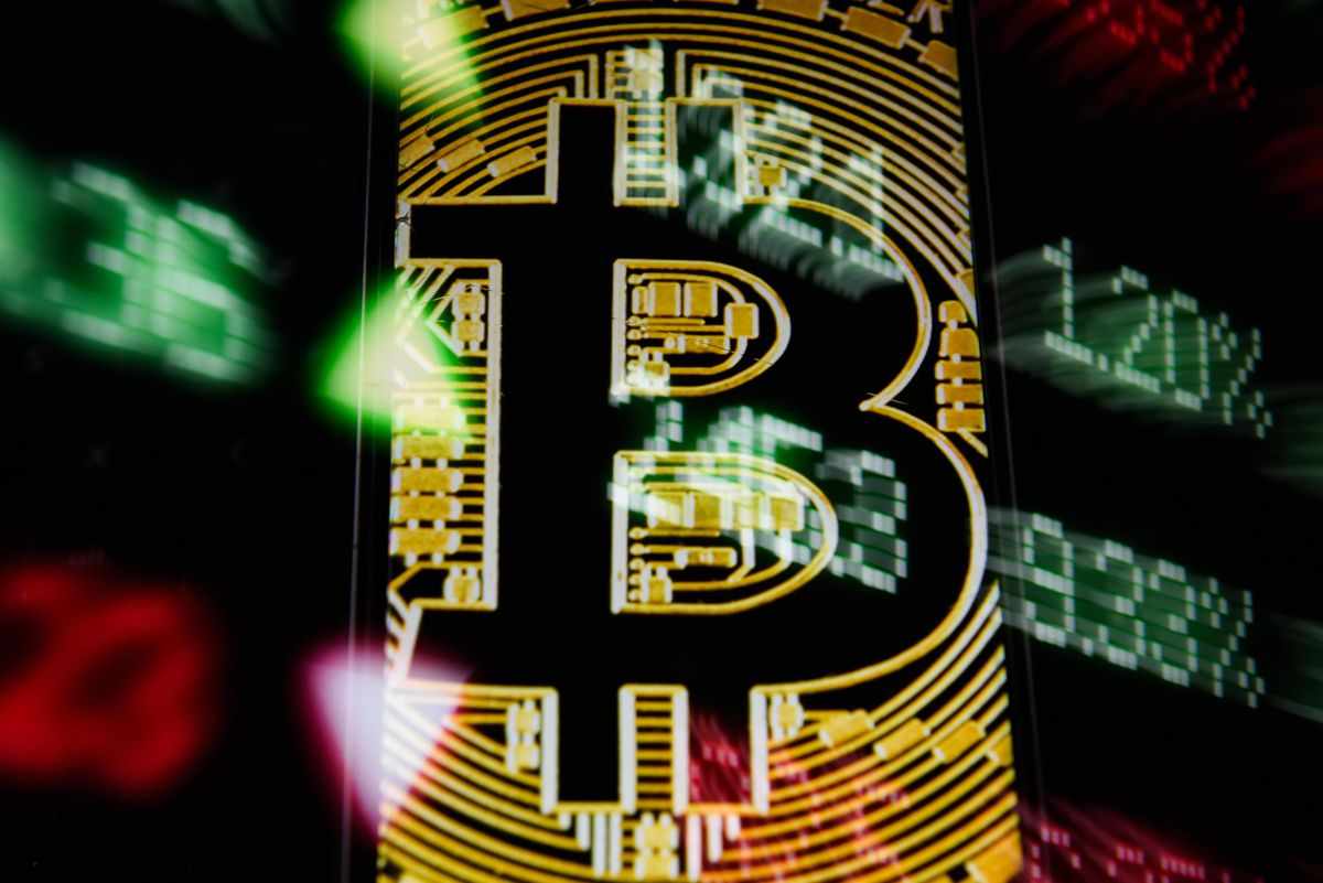 bitcoin invest cryptocurrencies investors recent