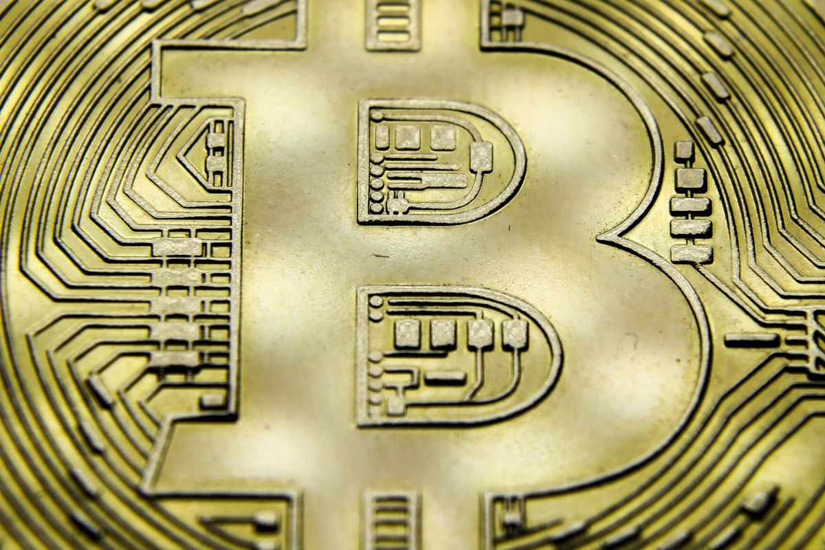 bitcoin trades gains prices record