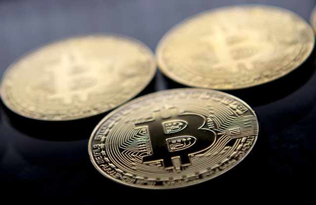 bitcoin tumbles cryptocurrency china people