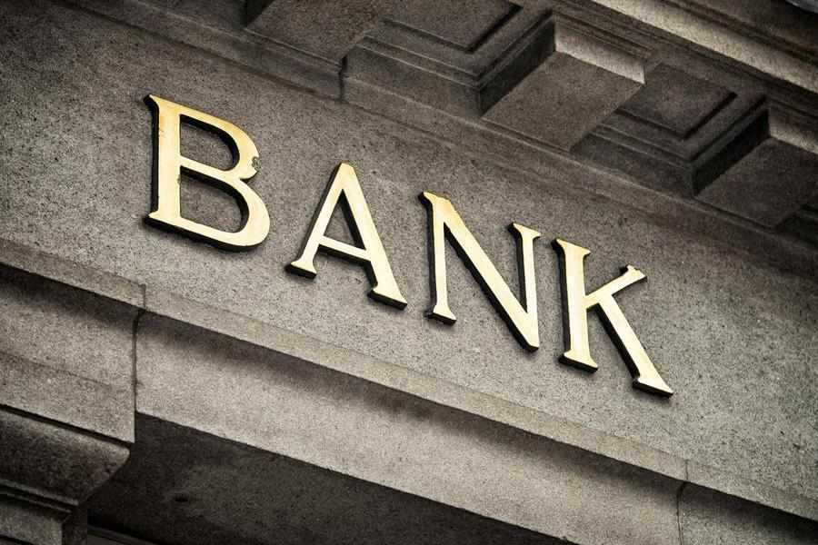 bank,oman,deposits,lending,grows