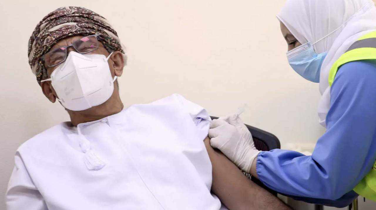 covid, vaccinated, oman, recoveries, vaccines, 
