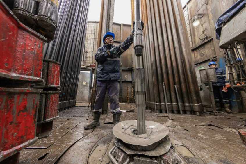 oil,barrels,crude,russian,volumes
