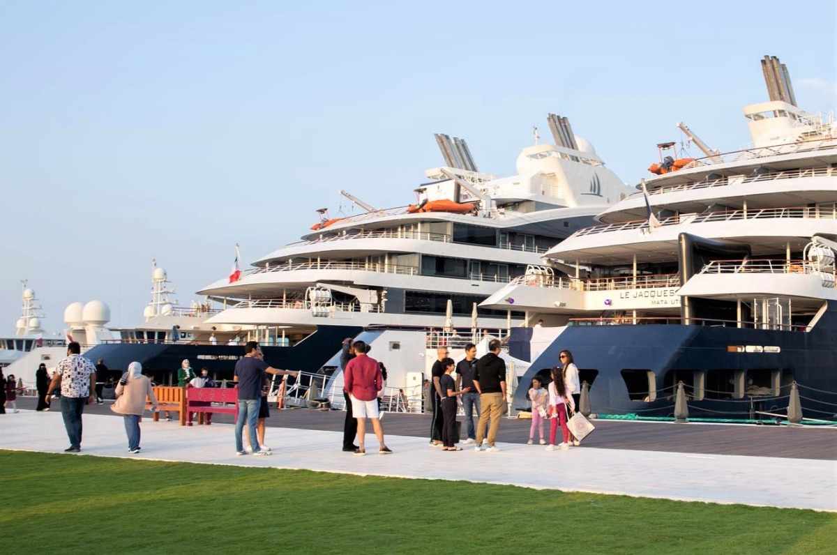 qatar,visitors,cruise,season