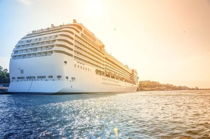 oman,passengers,ship,salalah,cruise