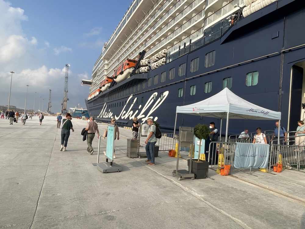 port,passengers,cruise,ships,salalah