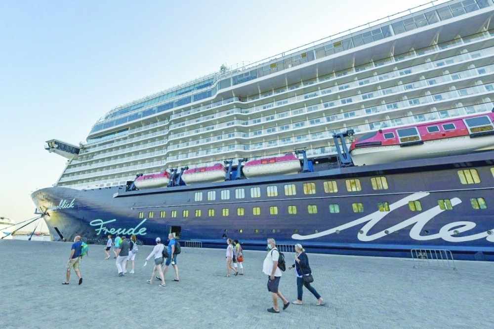 oman,visit,cruise,ships,tourists