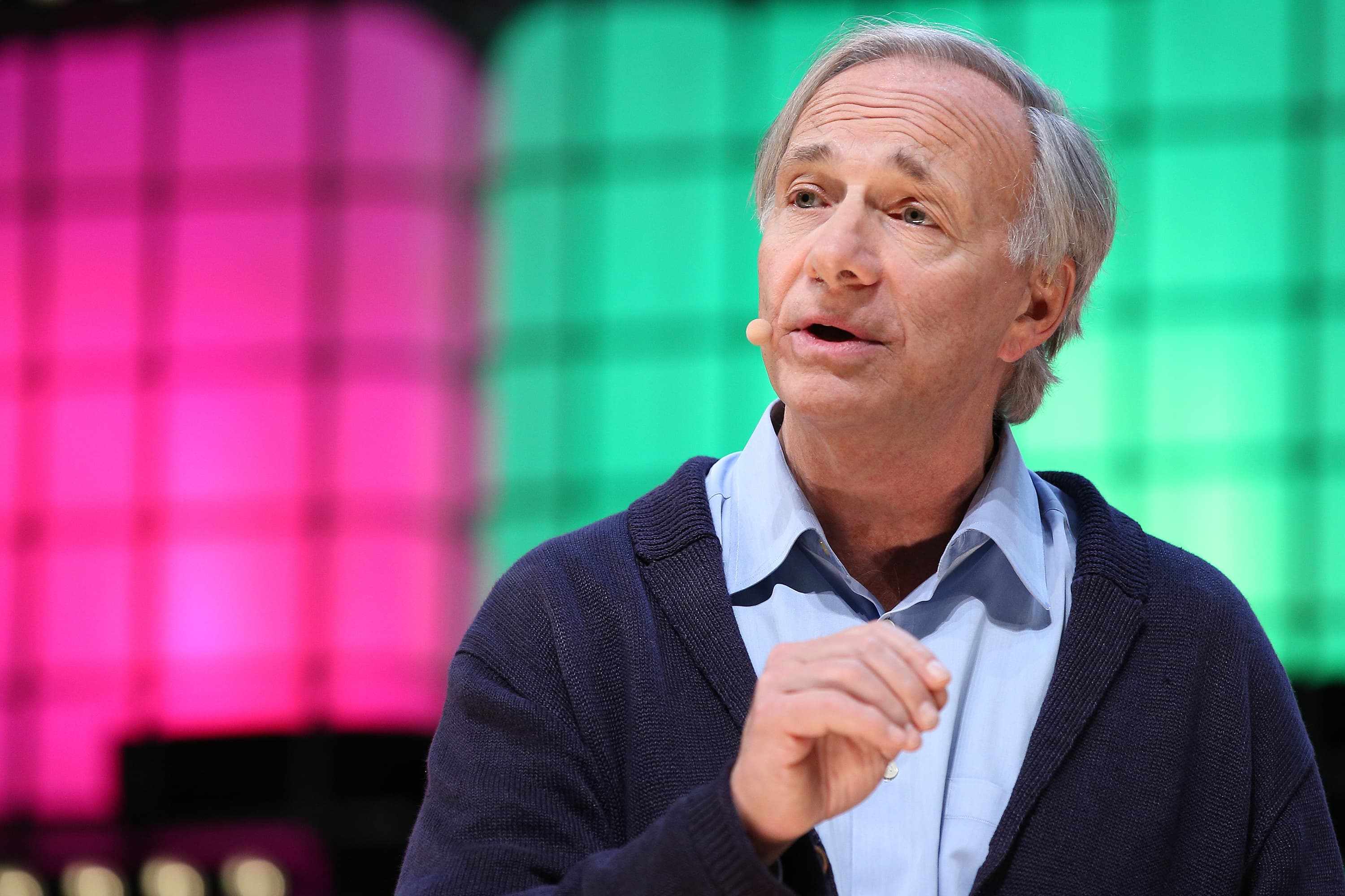 dalio bitcoin ray government outlawing