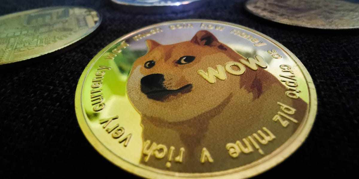 dogecoin, cryptocurrency, thi, tate, bitcoin, 