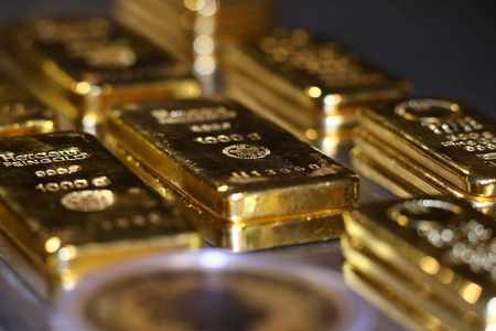 dollar investors safety gold prices