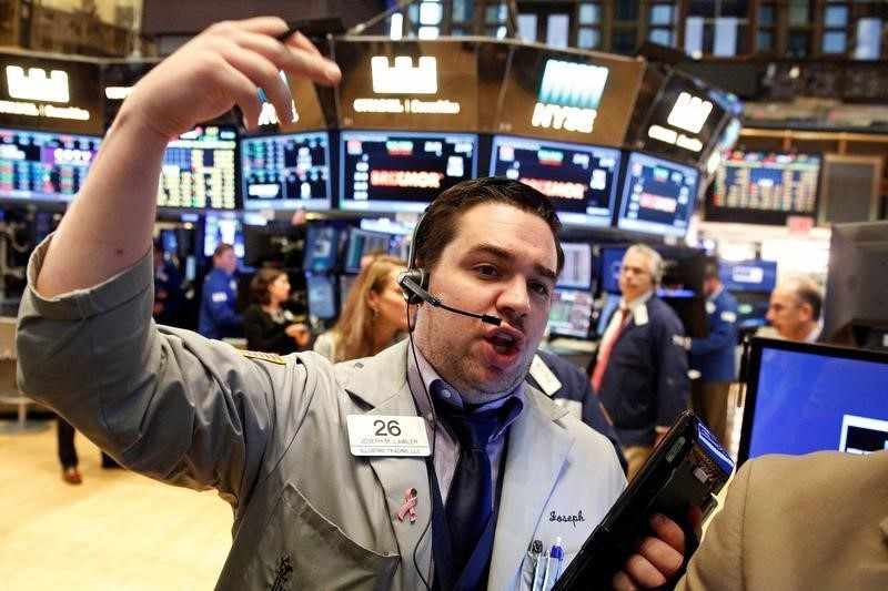 dow notches bulls bets oil