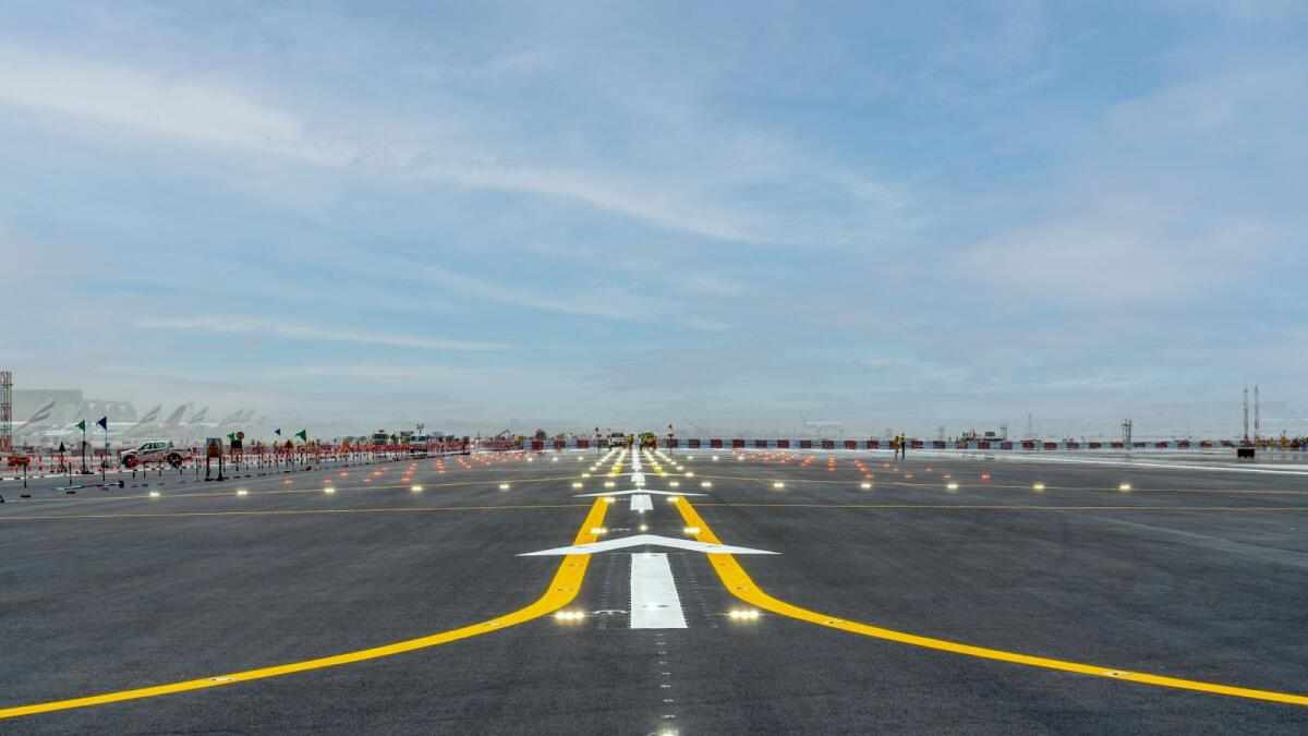 dubai,airport,north,runway,rehabilitation