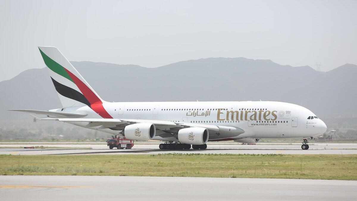 dubai,us,emirates,flight,bound
