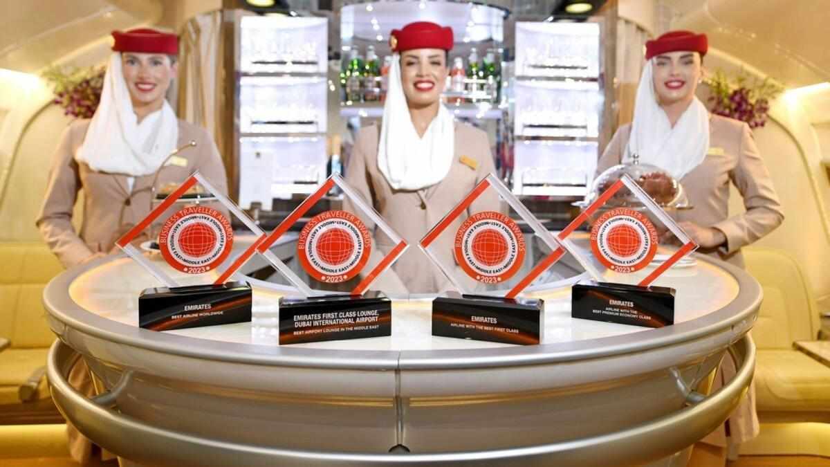 dubai,emirates,airline,award,row