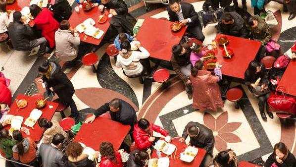 dubai rules distancing physical restaurant