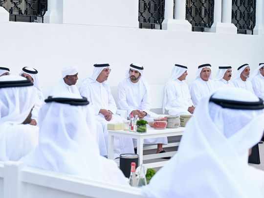 sheikh,senior,hamdan,dignitaries,officials