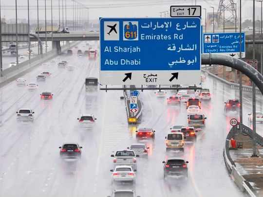dubai, traffic, diverted, sheikh, zayed, 
