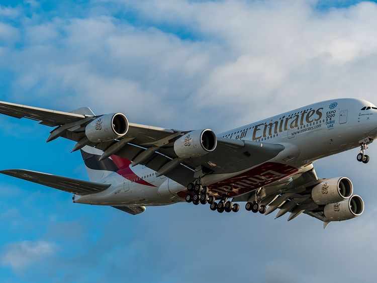emirates flights hong kong covid