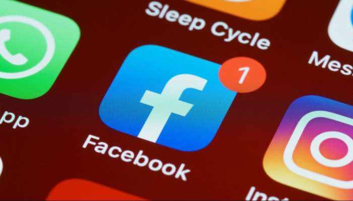 hit,facebook,messenger,instagram,outages
