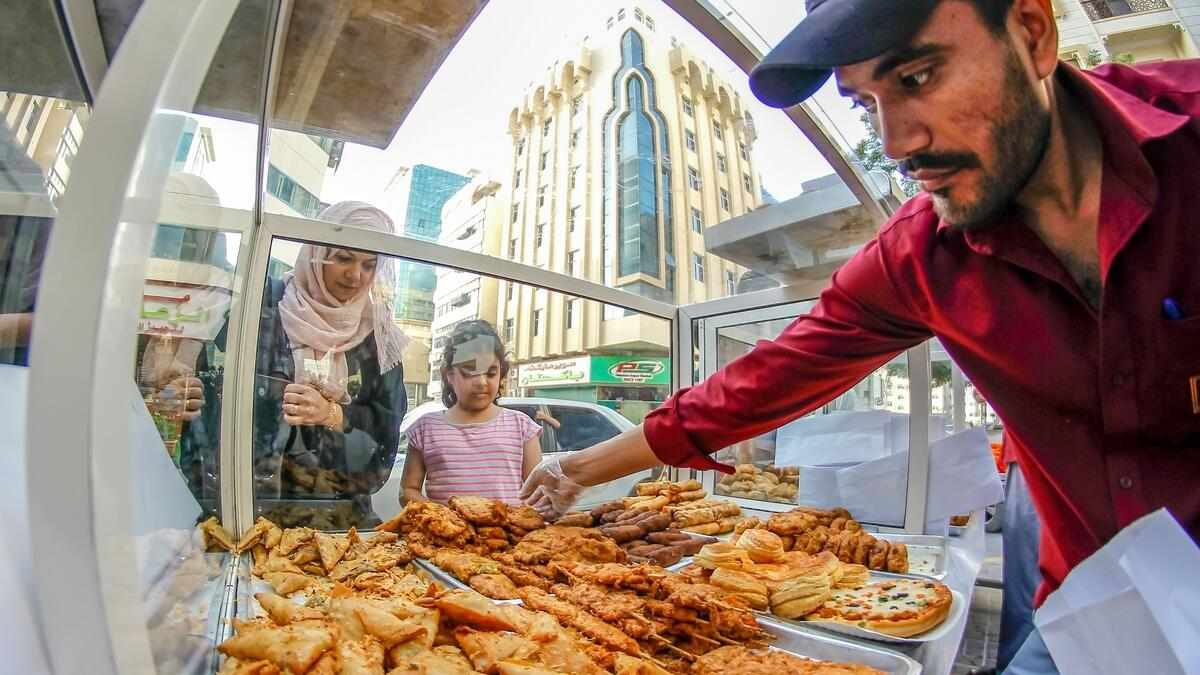 uae,food,rules,ramadan,display