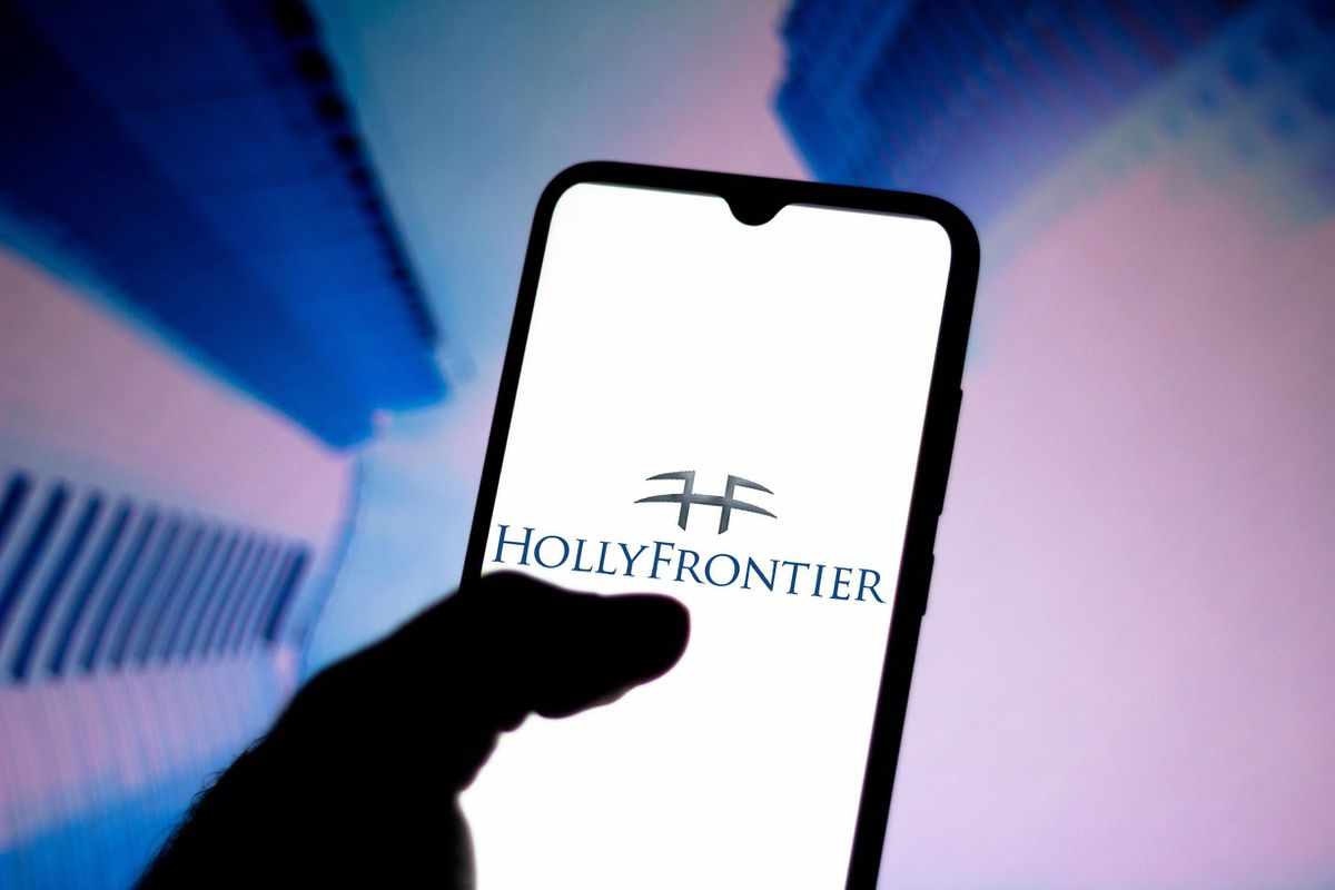 hollyfrontier stock growth crisis