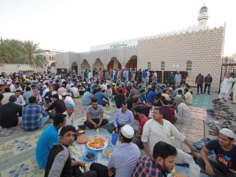 iftars,communal,bachelors,mosque,mosques