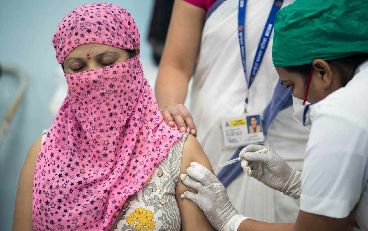india covid agopuae cases vaccination
