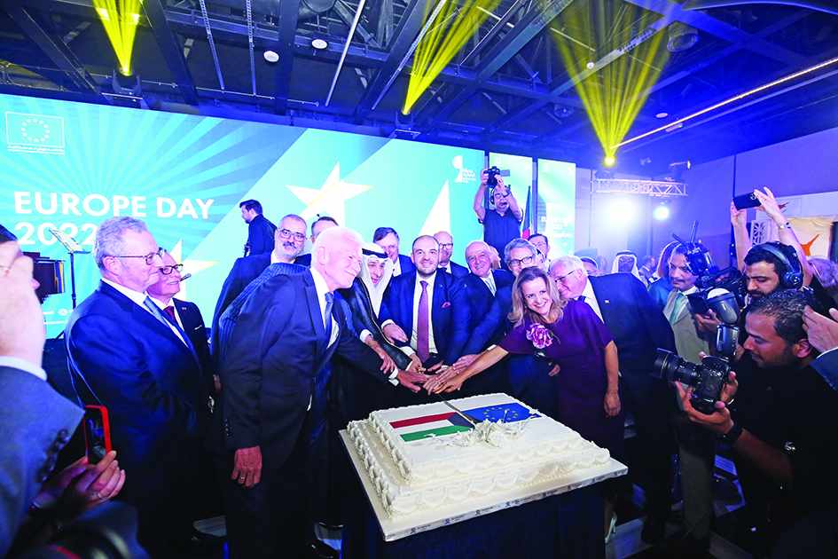 europe,kuwait,delegation,celebrates,including