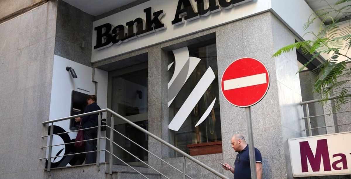 lebanon global depositors financial loss