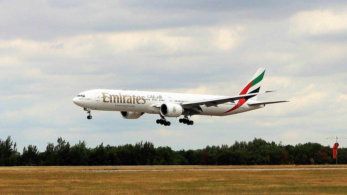 emirates,national,flights,airport,london