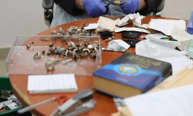 kuwait,passengers,magic,tools,seized