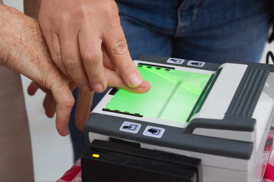 kuwait,residents,mandatory,fingerprinting,biometric