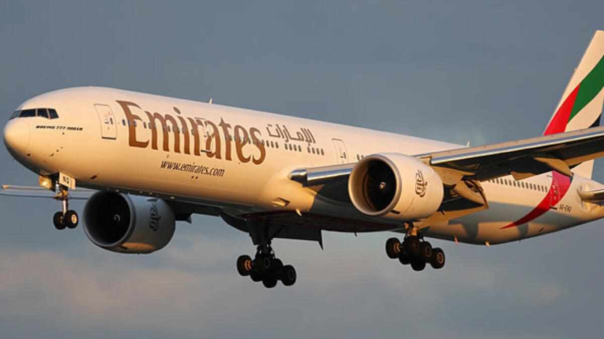 dubai,emirates,oman,issues,passengers