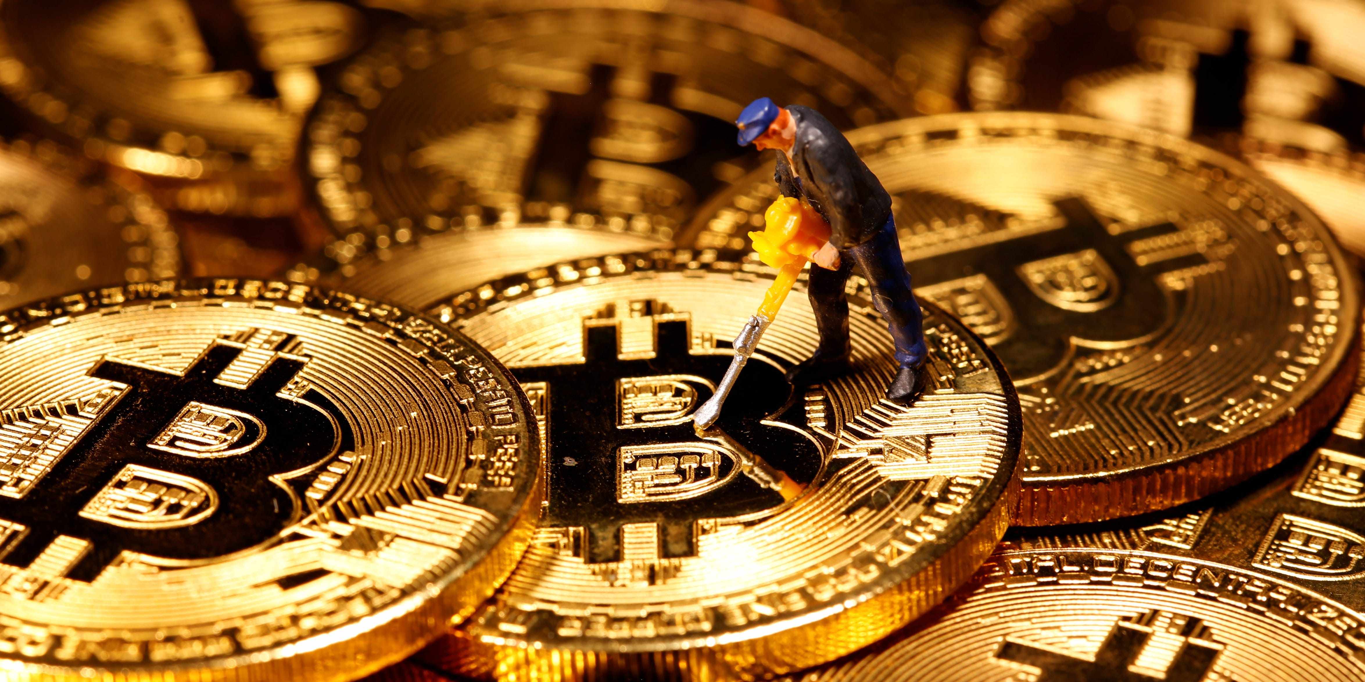 mining bitcoin machine maker market
