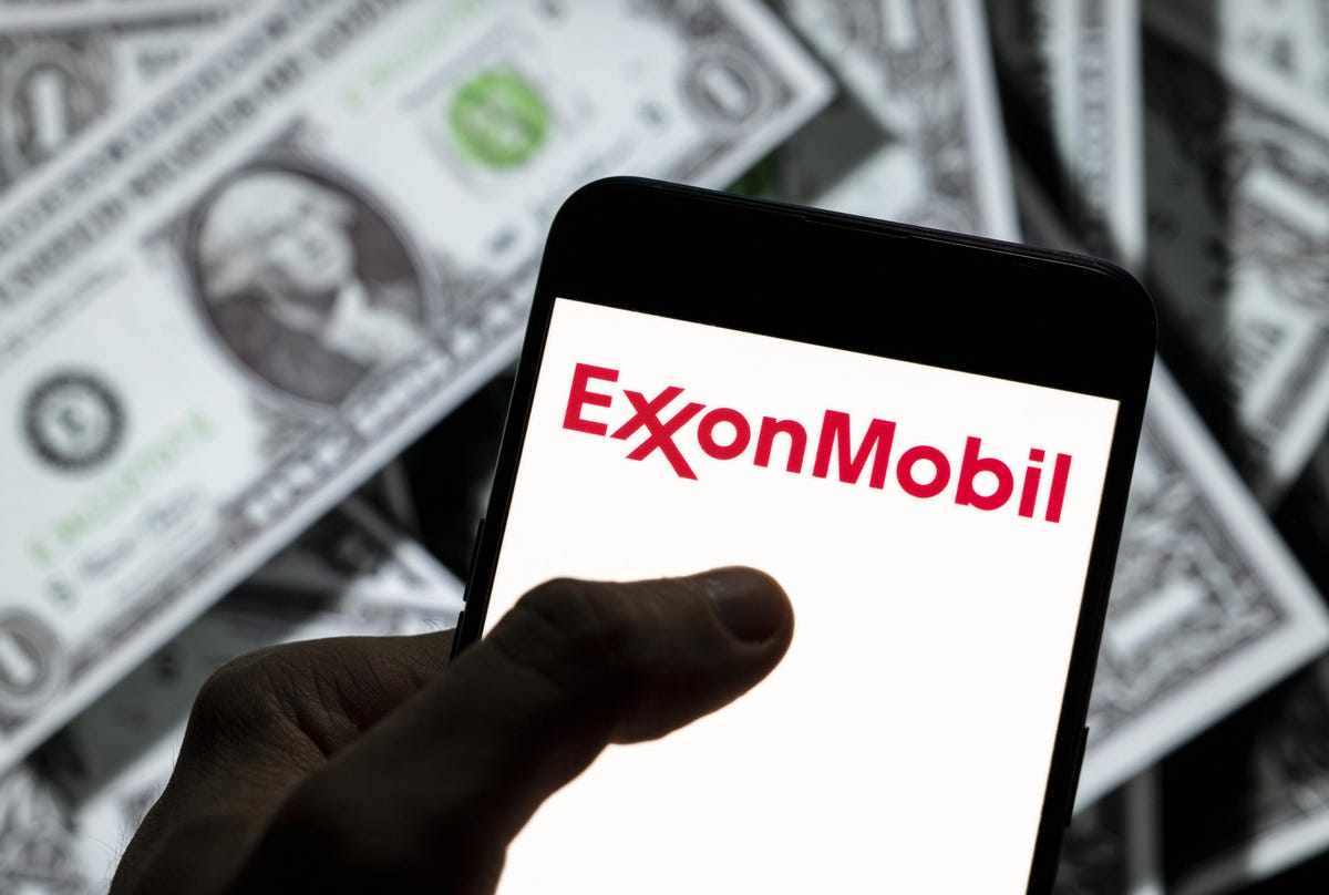 investment,income,exxon,looking,mobil