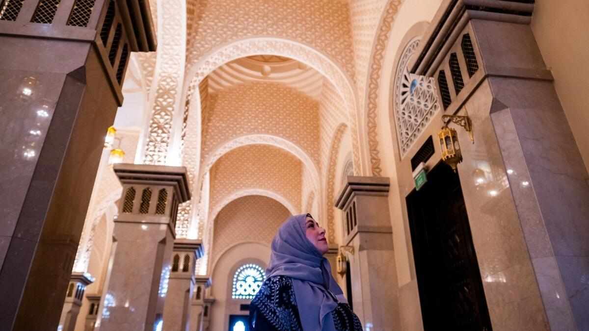 dubai,mosque,inside,historic,place