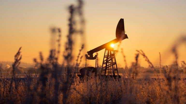 crude,oil,traders,refiners,barrel