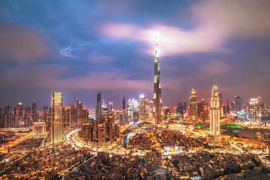 uae,growth,moderate,remains,supported