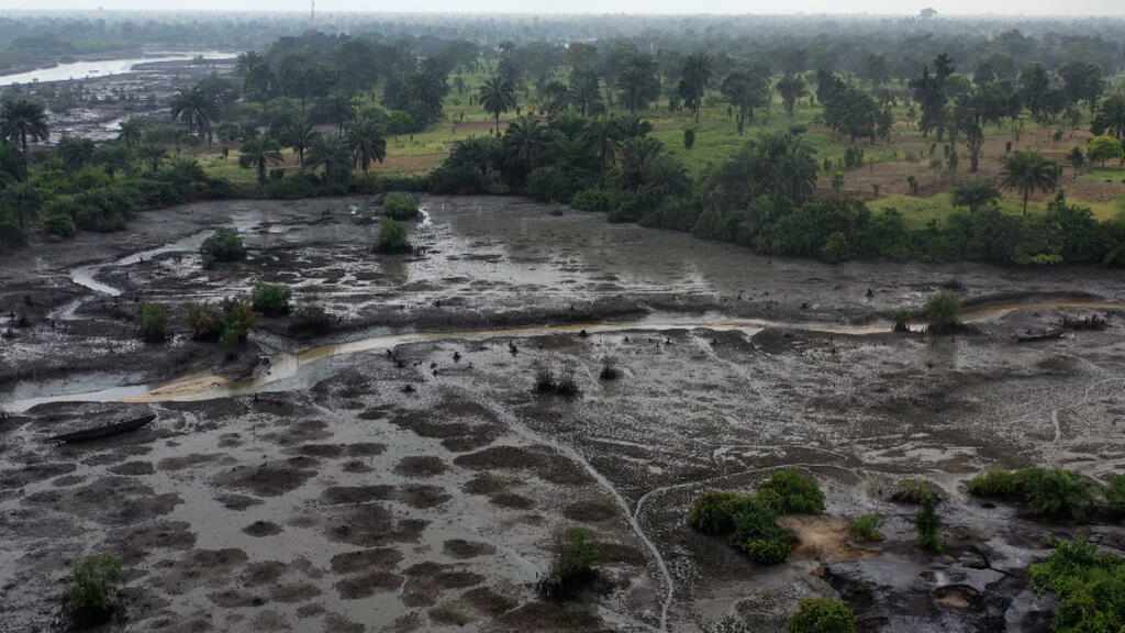 oil ogoniland industry nigeria polluted
