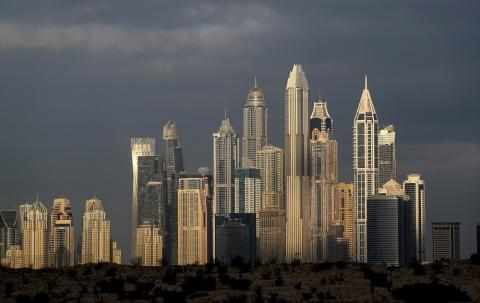 uae,restrictions,ease,airport,pandemic