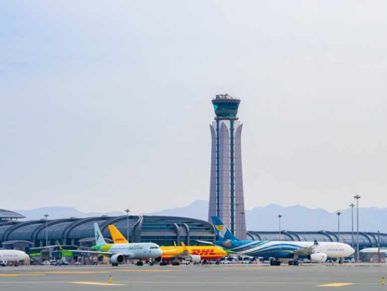 oman,passengers,international,airports,departures