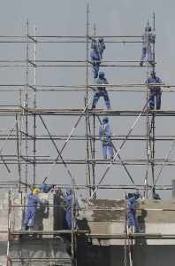 qatar,growth,building,april,permits