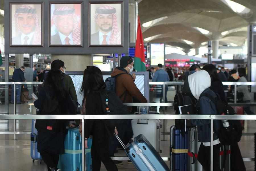 passengers,qaia,figures,airport,group