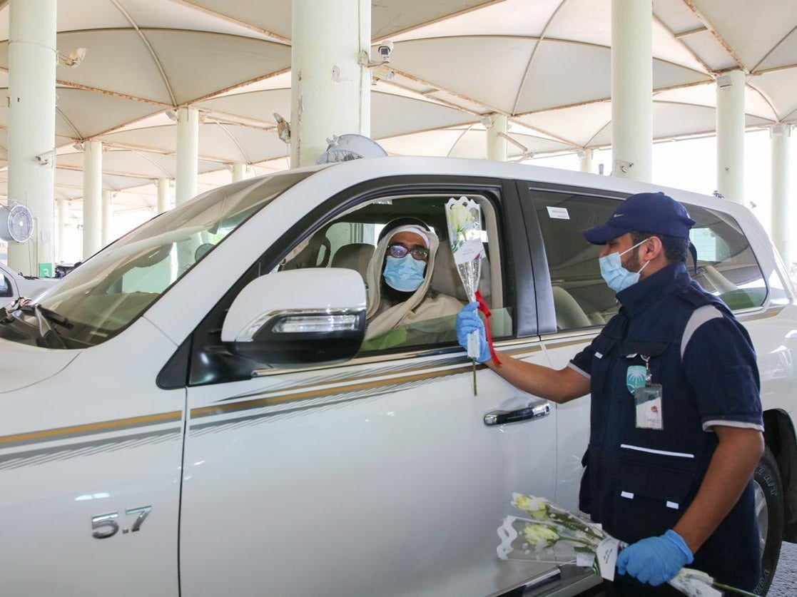 qatar saudi-arabia vehicles borders uae