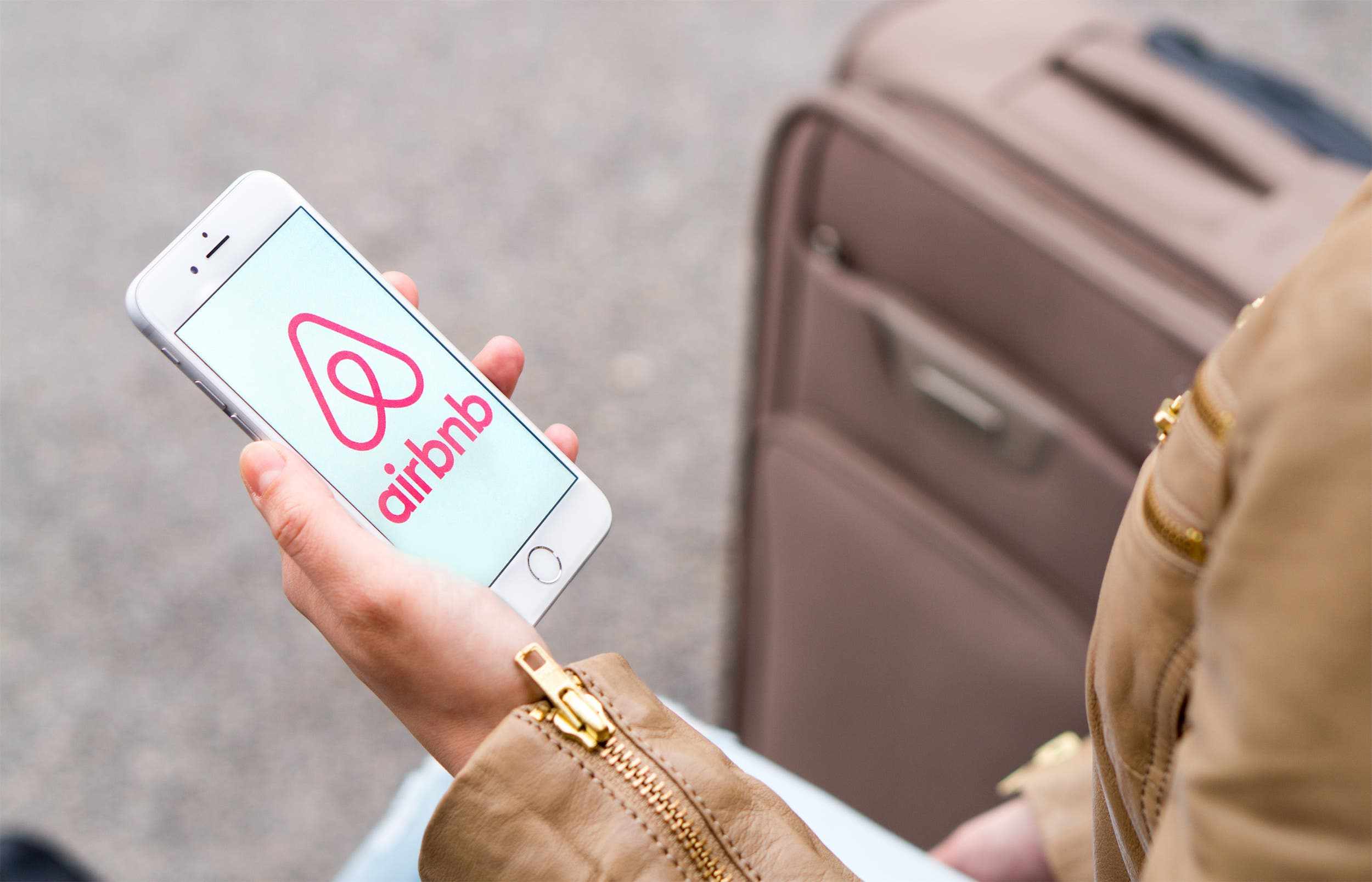 dubai,workers,hub,remote,airbnb
