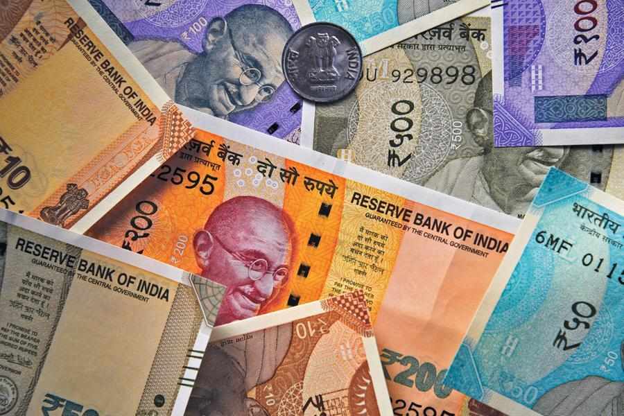 exchange,oman,rupee,expats,dollar
