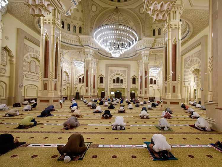 saudi-arabia mosques sanitisation covid cases